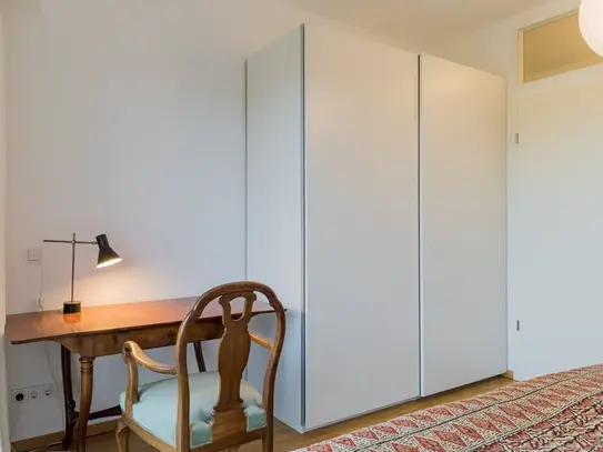 Beautiful new apartment with view on the Spree close to Berlin Hauptbahnhof