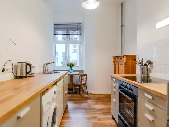 Beautiful old building flat in the heart of Schöneberg, Berlin