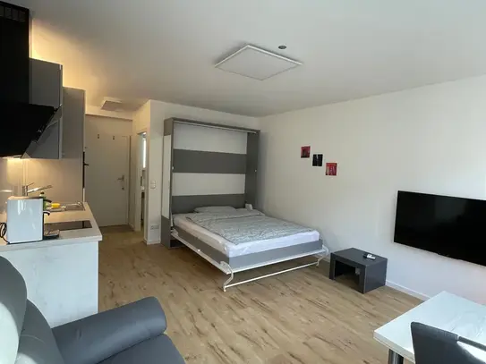 New and bright apartment in ideally connected location