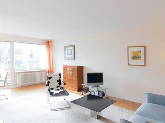 Lavishly furnished apartment. Top-Alster-location