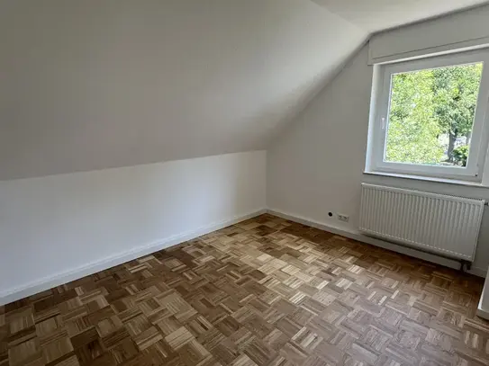 Erstbezug nach Sanierung: 3-Zimmer Dachgeschosswohnung am Gütersloher Stadtpark - GENO Immobilien GmbH