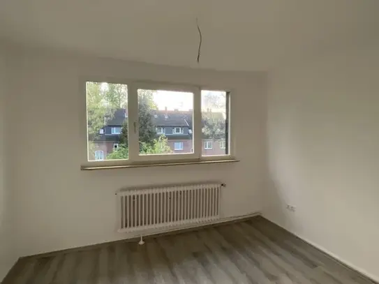 Gemütliche 3-Zimmer-Wohnung im Dachgeschoss mit Wanne in Wilhelmshaven City