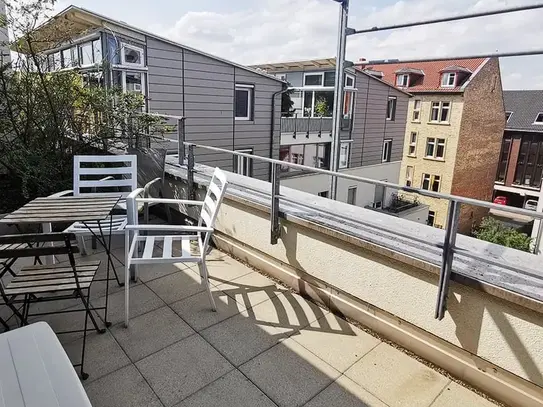 *NEW* Penthouse | AC | Netflix | large balcony