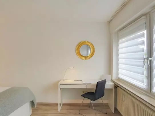 Bright, modern Apartment 15 mins from Cologne centre by train (car park optional), Leverkusen - Amsterdam Apartments fo…