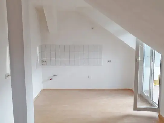 helle 1-Raum-Wohnung mit Balkon