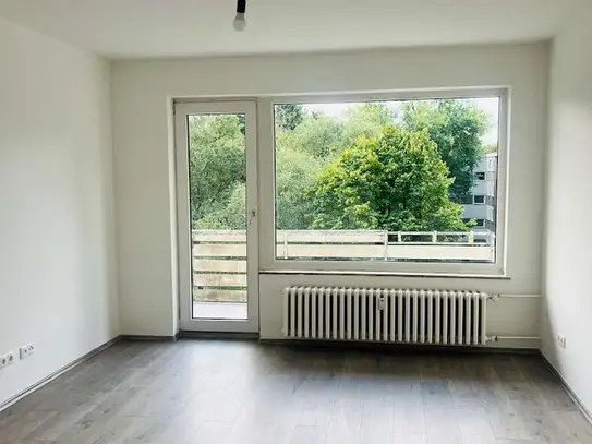 Schöne 3-Zimmer-Wohnung mit Balkon, frisch renoviert!