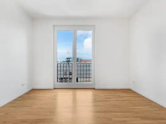 Unfurnished 2-bedroom apartment with loggia near Karlshorst