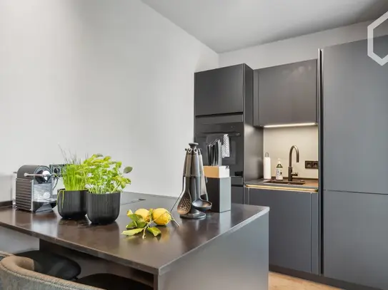 Brand New Dream Apartment with Garden and Cleaning Service - Great Connectivity - 5 Min to UKE Eppendorf