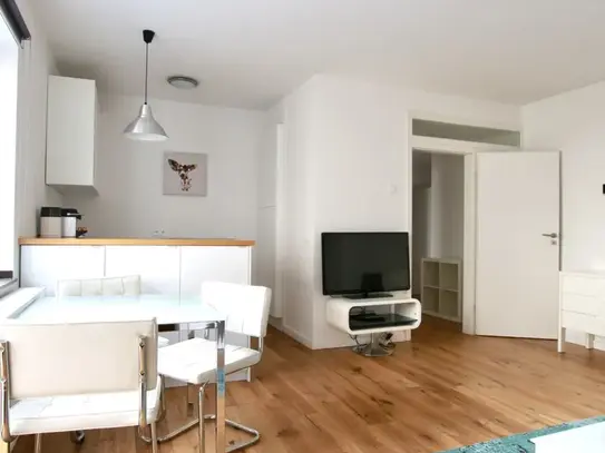 Spacious living with Balcony near Rathenauplatz – euhabitat