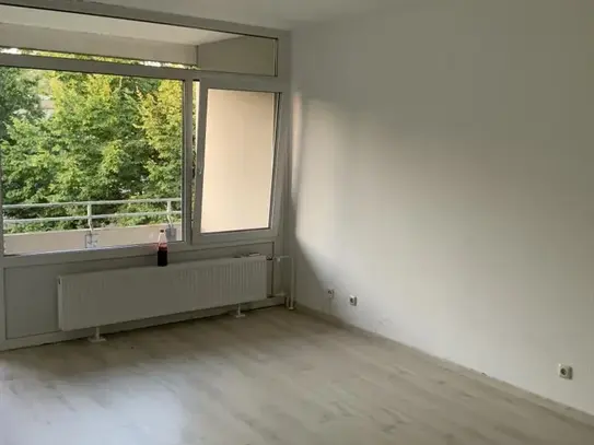 Noch im Spätsommer umziehen!? - 3 Zimmer-Wohnung mit kleinem Arbeitszimmer