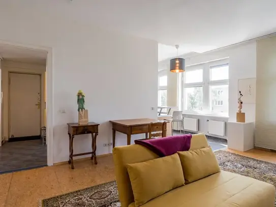 Beautiful, large and sunny apartment with south-east terrace and fireplace in the center of West Berlin, Berlin - Amste…