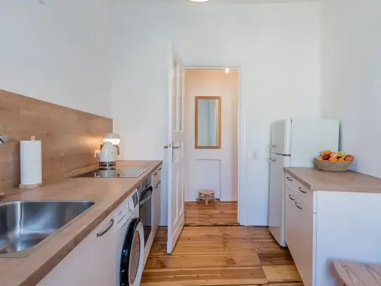 Charming cozy 2-bedroom apartment with balcony in Berlin Prenzlauer Berg next to Schönhauser Allee