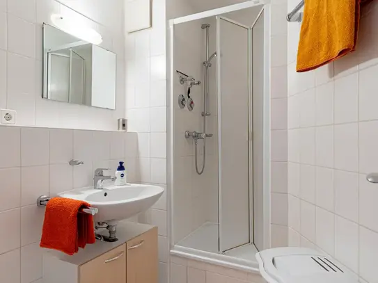 Well maintained apartment including underground parking space in the Weststadt of Karlsruhe