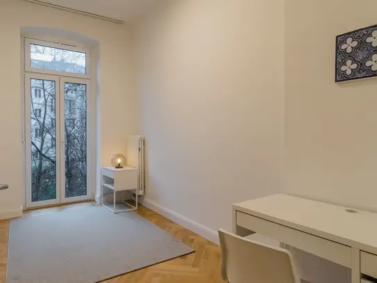 Freshly renovated and completely new furnished apartment at Zionskirchplatz!