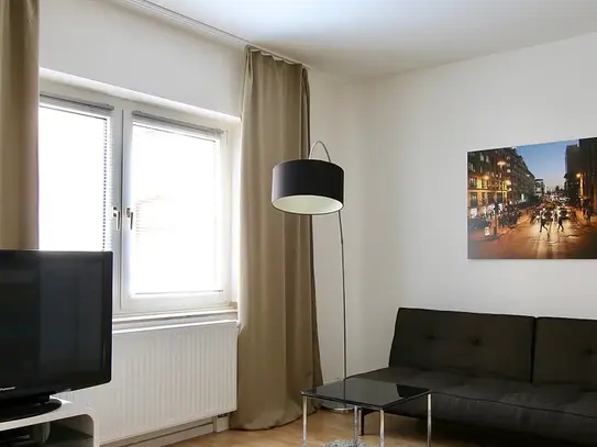 Near Aachener Weiher: Apartment with balcony – euhabitat