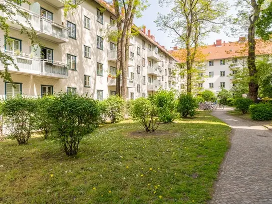 One Bedroom Apartment in Greifswalder Straße Berlin, Berlin - Amsterdam Apartments for Rent