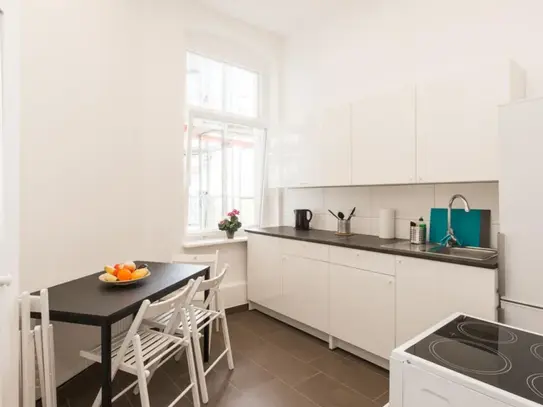 Cool single bedroom in a 5-bedroom apartment near Prenzlauer Allee/Ostseestr. (Berlin) tram stop