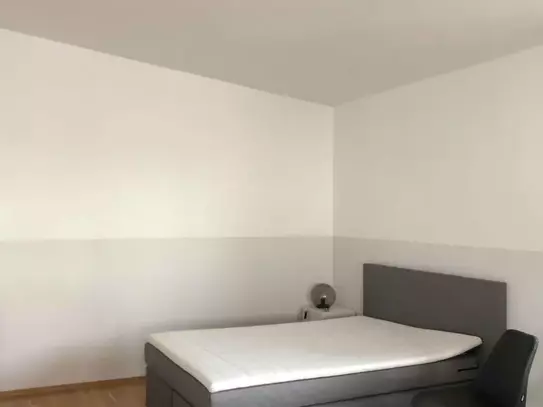 Bright double bedroom with balcony near Goethe University Frankfurt