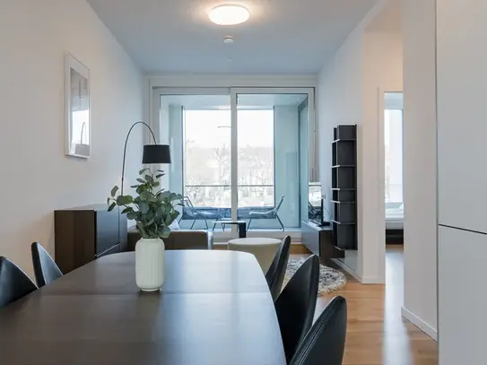 Nice and lovely water view apartment in quiet street (Berlin)