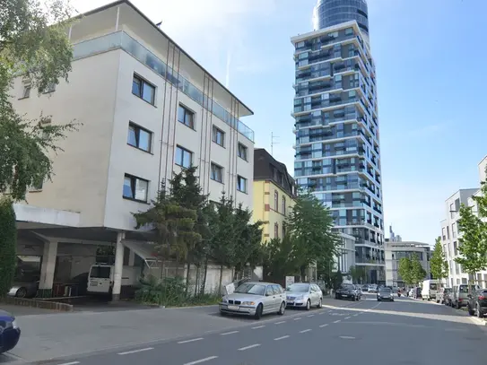 Comfortable 2 bedroom penthouse in the heart of Frankfurt am Main