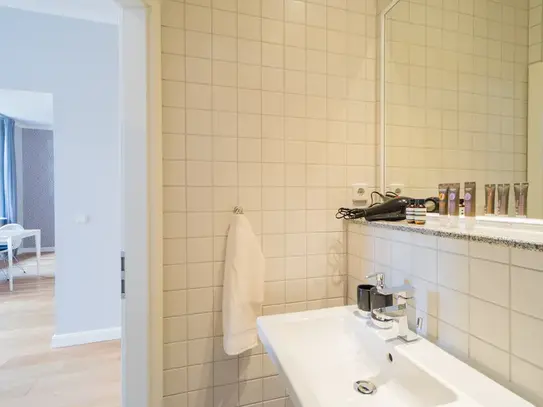 Stylish apartment close to Wittenbergplatz/Victoria-Louise-Platz