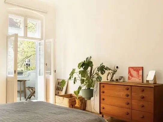 Stylish two bed flat in trendy Neukölln