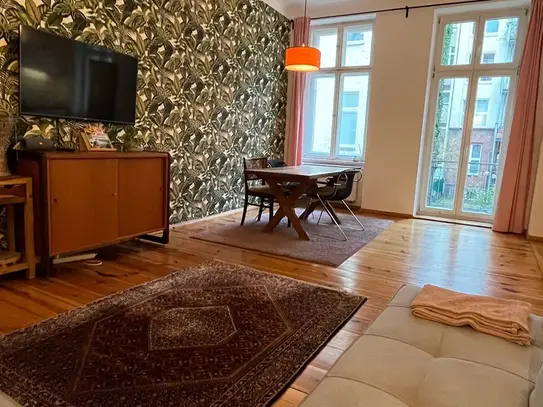 Quiet spacious apartment next to Treptower & Görlitzer Park