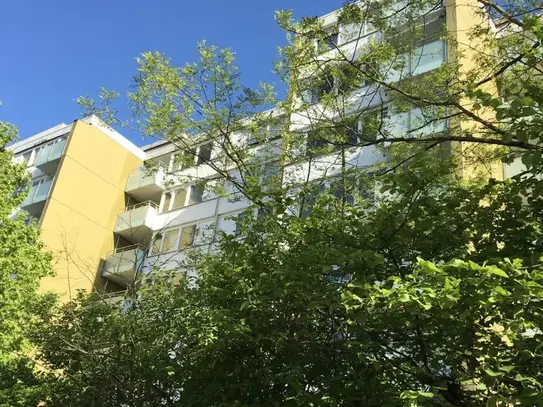 Apartment with south-facing balcony and distant view