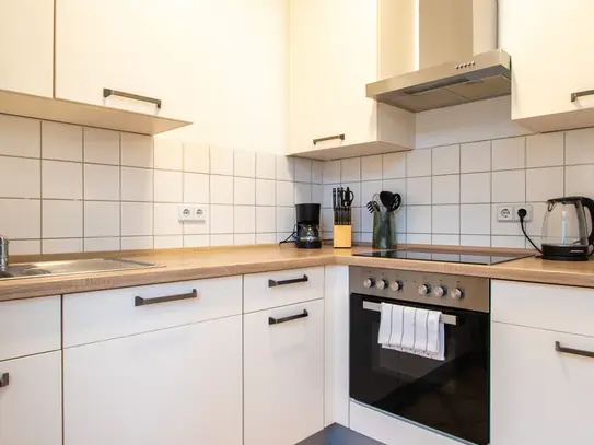 StadtNatur Apartment at Küchwald - with balcony, streaming TV, bathtub, workplace