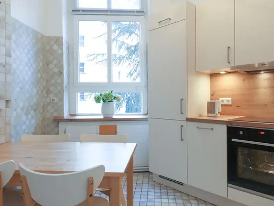 Extremely quiet and bright 2 room apartment-perfect for home office or studying, with balcony in Schöneberg