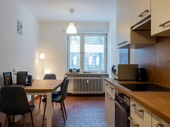 fashionable and charming apartment with big pool, garden & sauna - in the most beautiful area of Berlin