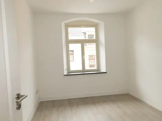 Hochwertig sanierte 3-Raum-Wohnung mit Balkon - zentral in Annaberg!