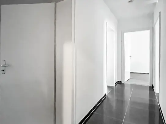 3,5 Zimmer – renoviert –zentrale Lage – Immobilien Gallery GmbH