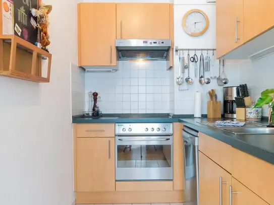 Neat apartment in excellent location with balcony in green Curtyard, Berlin - Amsterdam Apartments for Rent