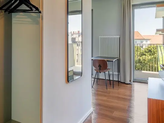 Serviced Apartments - Pine Classic Balcony Apartment in Neukölln, Berlin - Amsterdam Apartments for Rent