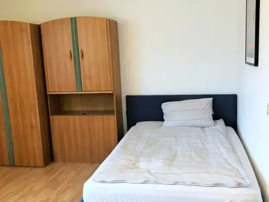 Studio apartment in top location in inner city/ Rhine river 2min./Hofgarten 1min.