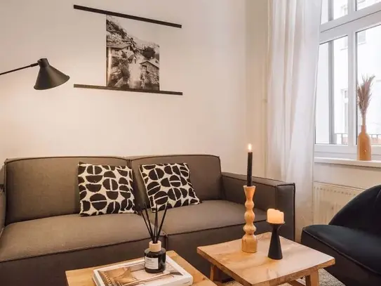 Roncal - 3 bedrooms and balcony in Friedrichshain