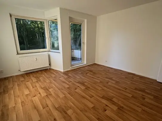 Frisch renovierte 2 Zimmer Wohnung im EG zu vermieten