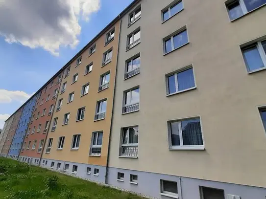 Zentrale Lage - verglaste Loggia mit Ausblick