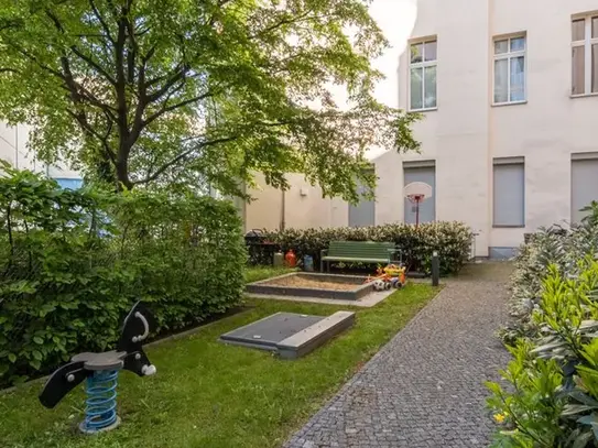 High-quality 3-room at Barbarossaplatz fully furnished new-build apartment with balcony & two bathrooms