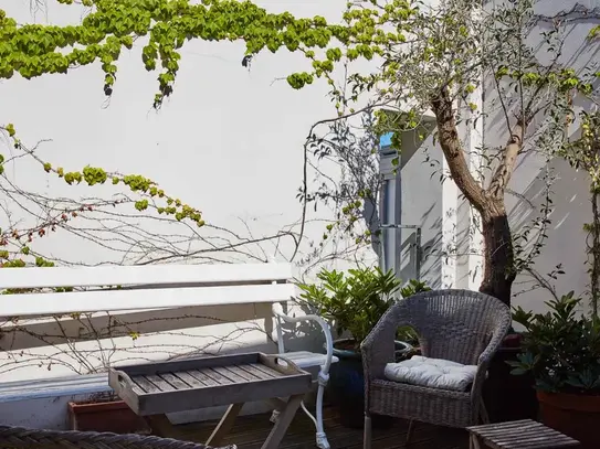 Stylish furnished maisonette apartment with a roofgarden in Berlin-Mitte