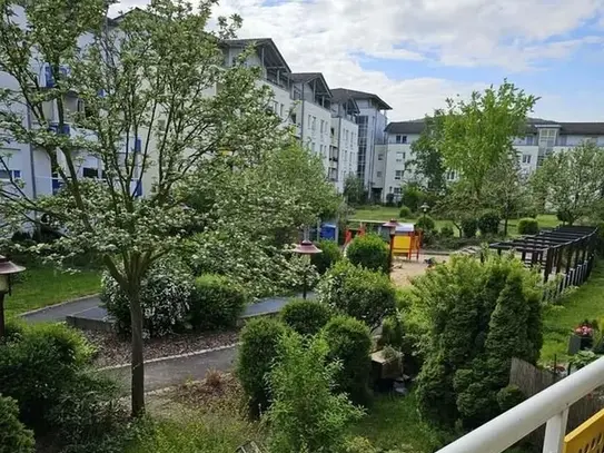 Frisch sanierte Erdgeschosswohnung mit Terrasse und Blick ins GrÃ¼ne! Erstbezug!