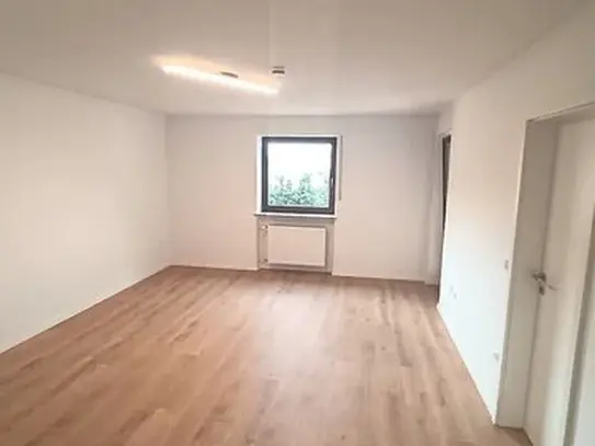 Neu renovierte 1- Zimmer Wohnung mit Balkon