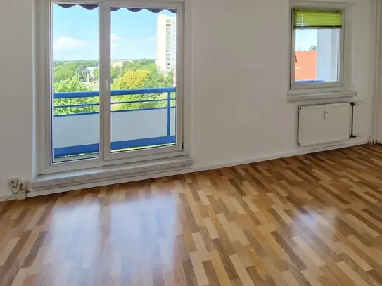 Eure großzügige 3-Zimmer-Wohnung mit Balkon ruft!