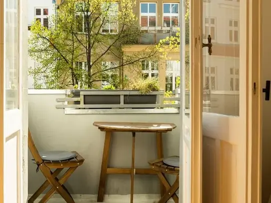 STYLISH 2 BEDROOM DESIGNER HOME WITH BALCONY (NEUKÖLLN)