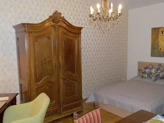 Top apartment in absolute prime location in the center of Leipzig: in 10 minutes walk through the Clara Park in the cit…