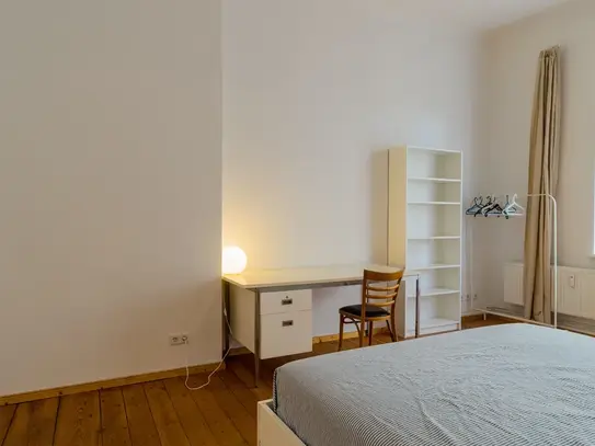 CoLiving CoWorking 2 balconies to Park Friedrichshain / Alexanderplatz amazing Apartment electric car charging station