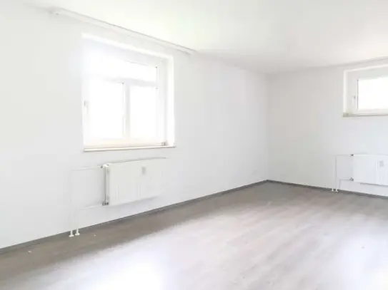 Großzügige 2-Zi.-Wohnung auf 57 m² mit Tageslichtbad!