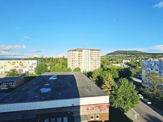 3-Raum-Wohnung mit verglasten Balkon im Wohngebiet Barbara-Uthmann in Annaberg!