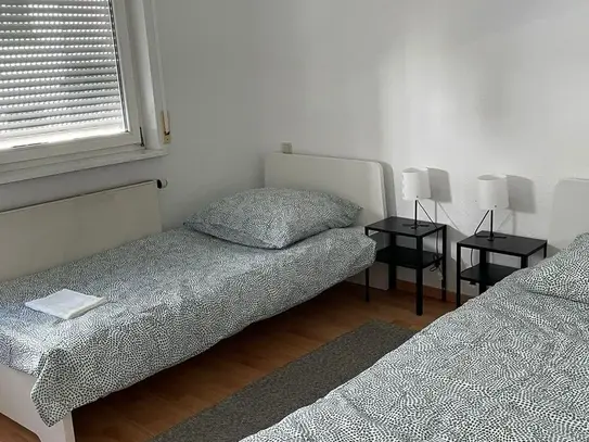 Large apartment for families and groups in a quiet area (in Saarbrücken)